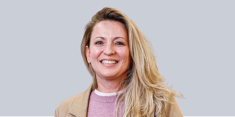 Foto - Michele Bazana - Página de Cursos.png